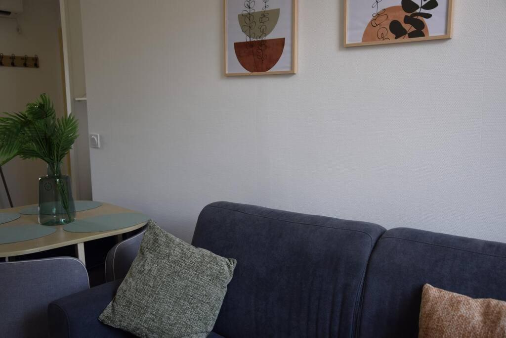 Elegant T2 A Bron, Tramway A 2min, Box Parking, 4personnes Appartement *