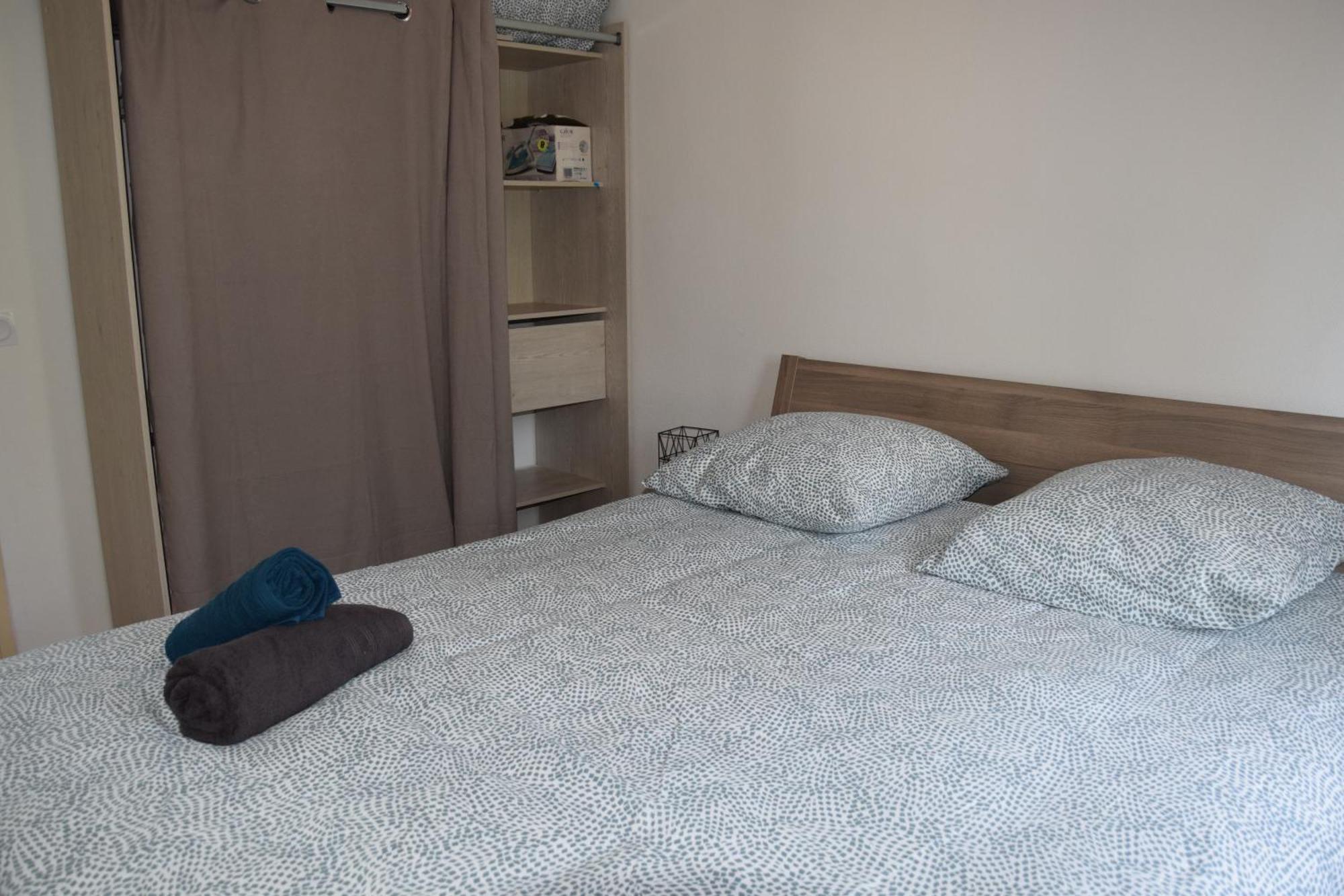 Elegant T2 A Bron, Tramway A 2min, Box Parking, 4personnes Appartement Bron