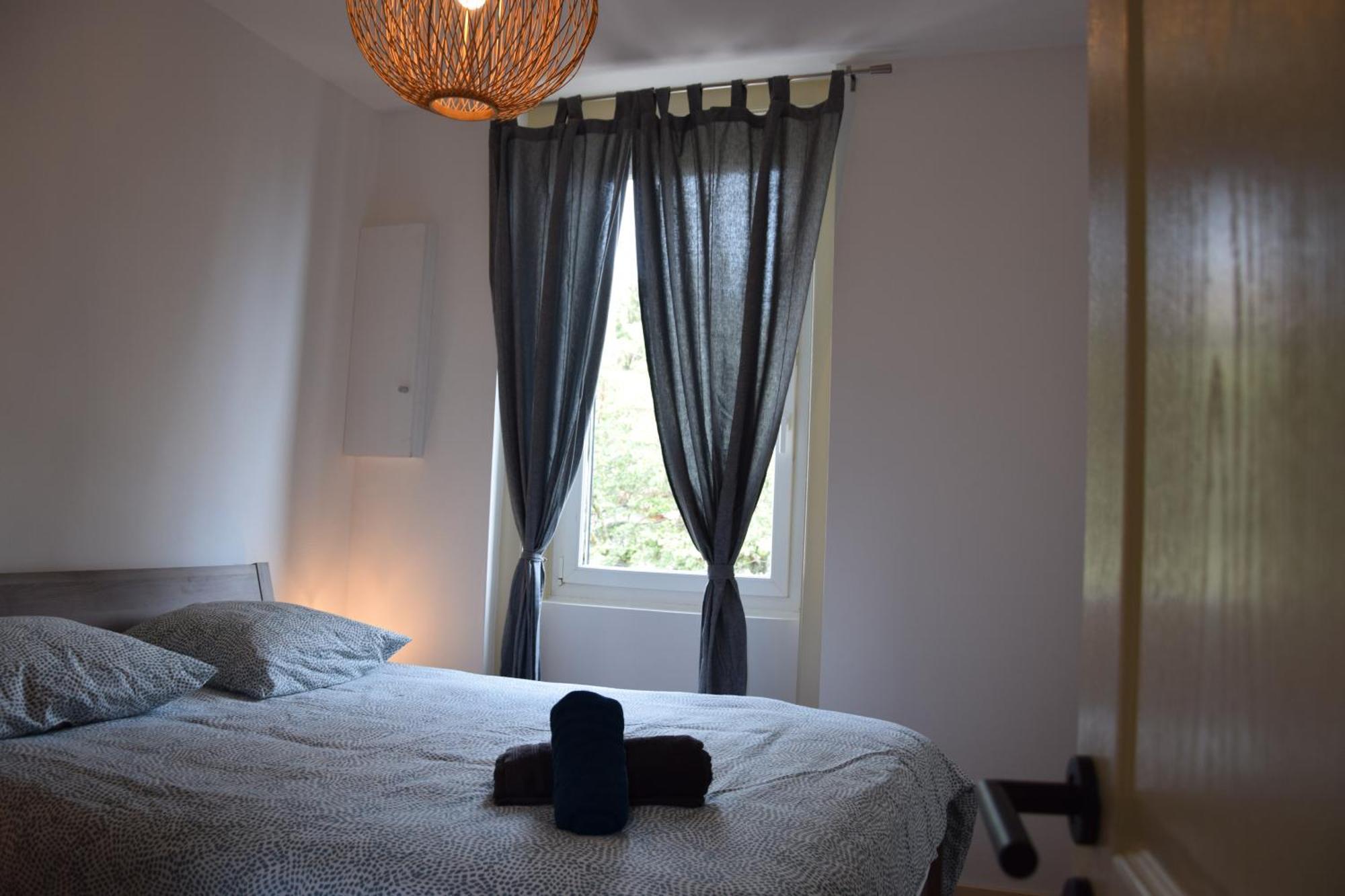Elegant T2 A Bron, Tramway A 2min, Box Parking, 4personnes * Bron