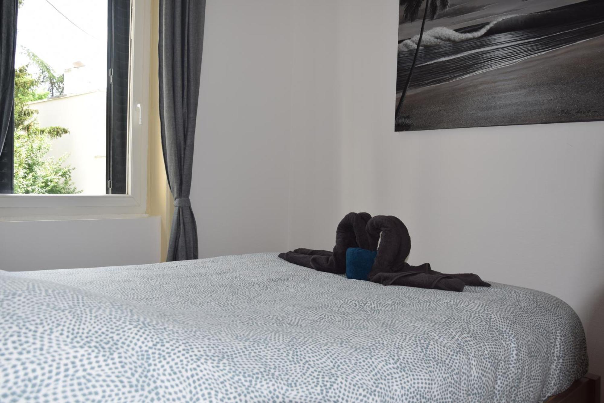 Elegant T2 A Bron, Tramway A 2min, Box Parking, 4personnes * Bron
